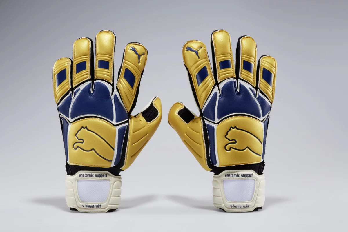 post card 16AW_BTL_PR_TS_PUMA Football_V-Konstrukt_1.webp